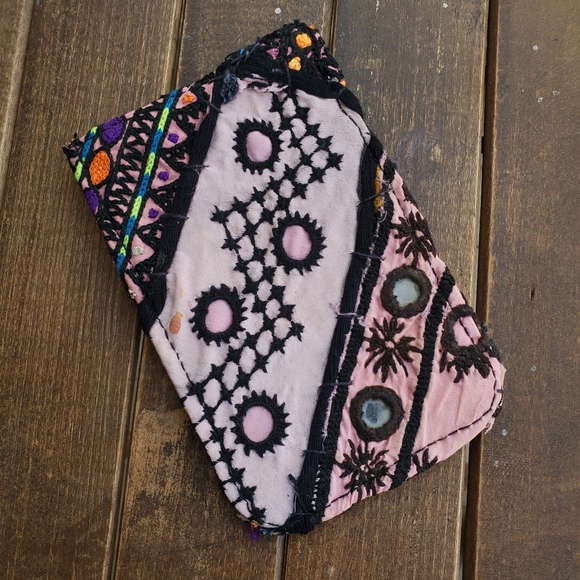 🌎👽 Free People Boho Embroidered Repurposed vtg banjara hippie Wallet card case - Picture 8 of 11